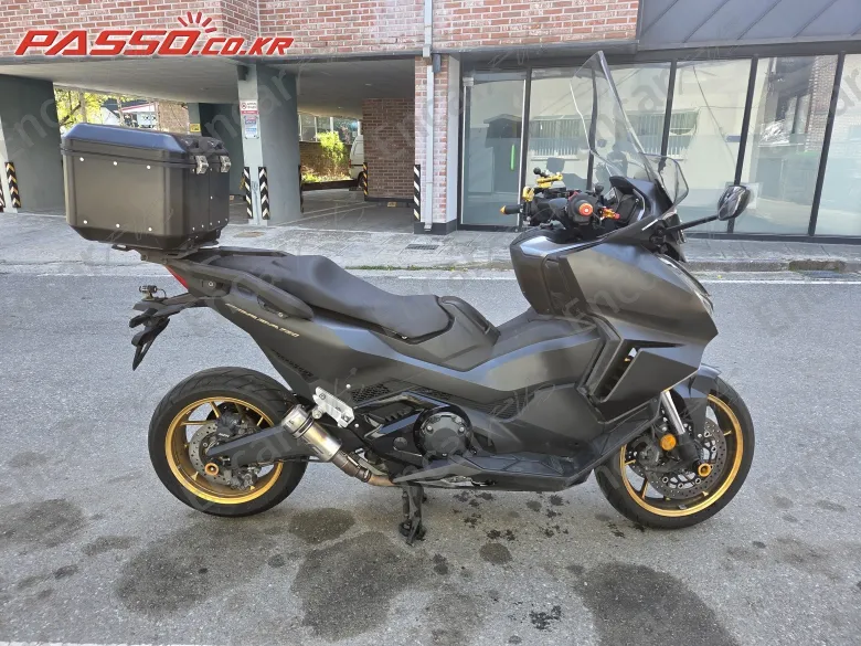 Honda Forza 750 - фото 0