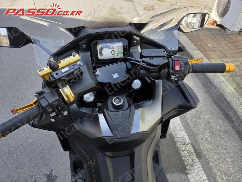 Honda Forza 750 - фото 3