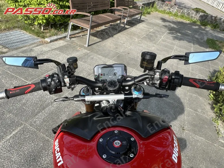 DUCATI STREETFIGHTER V4 S - фото 3
