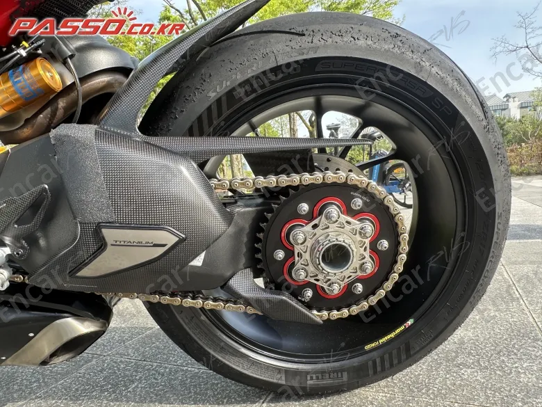 DUCATI STREETFIGHTER V4 S - фото 5