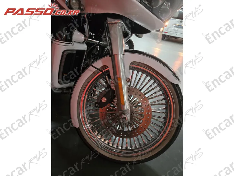 HARLEY-DAVIDSON FLTR - фото 5