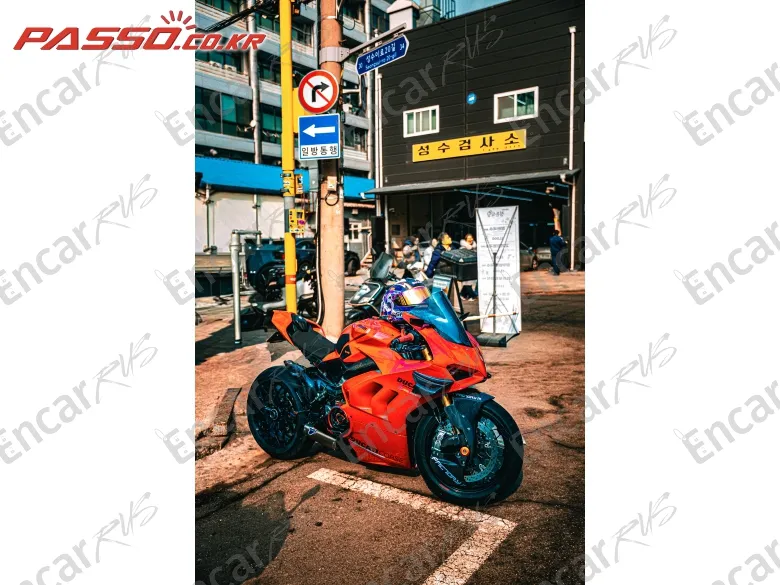 Ducati Panigale V4 S - фото 2