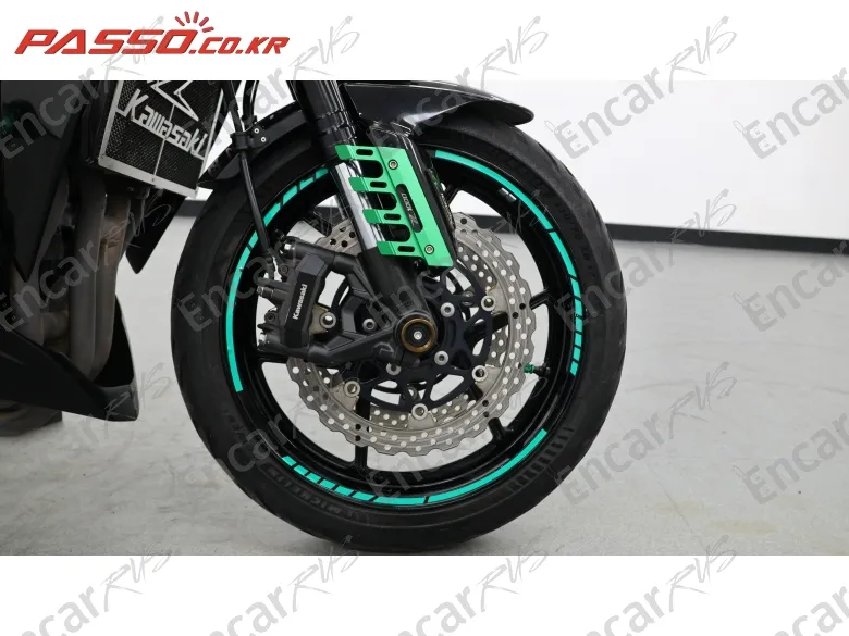 Kawasaki Z 1000 - фото 5