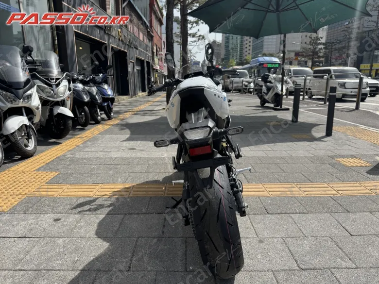 Suzuki Gsx 8 R - фото 2