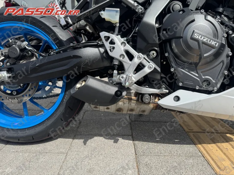 Suzuki Gsx 8 R - фото 6