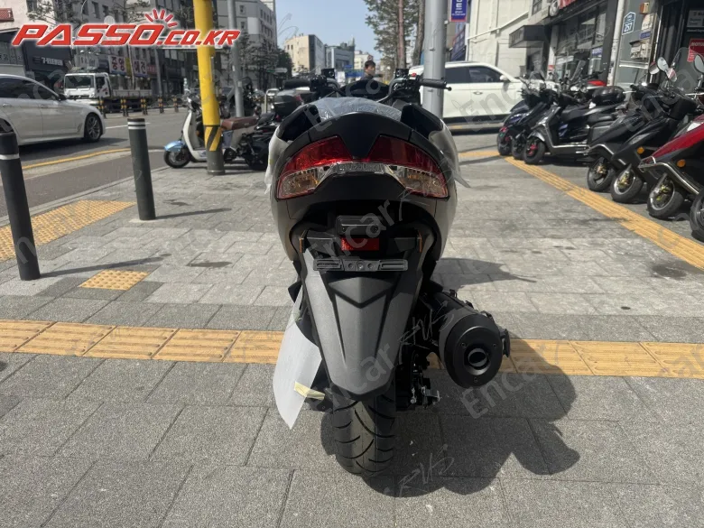 Suzuki Burgman 400 Abs - фото 2