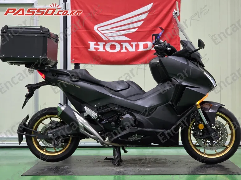 Honda Forza 750 - фото 0