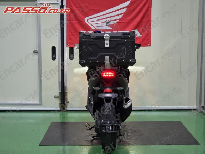 Honda Forza 750 - фото 2