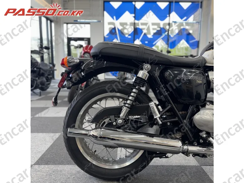 Triumph Bonneville T120 - фото 5