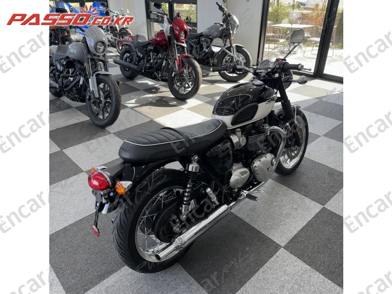 Triumph Bonneville T120 - фото 2