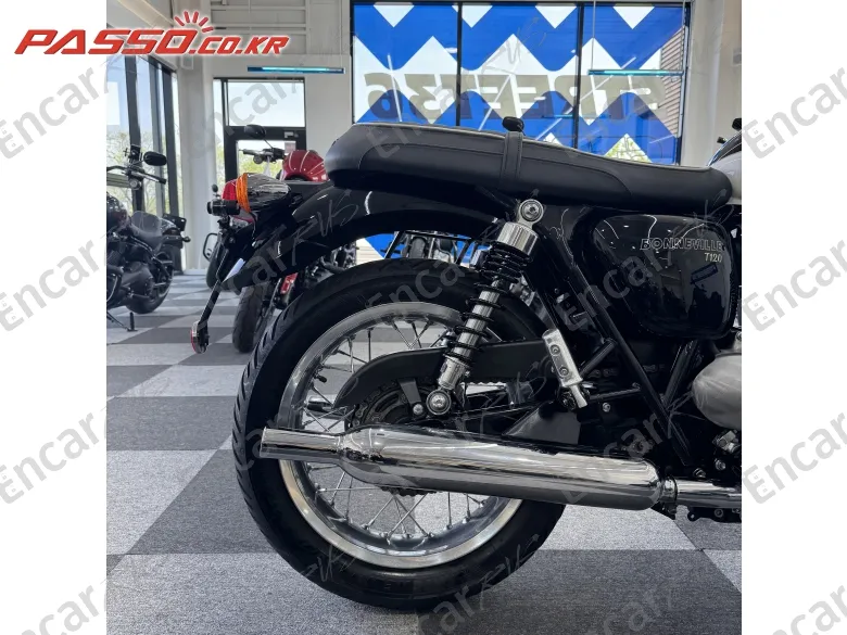 Triumph Bonneville T120 - фото 5