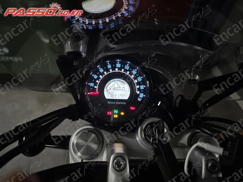 Royal Enfield Super Meteor 650 - фото 3