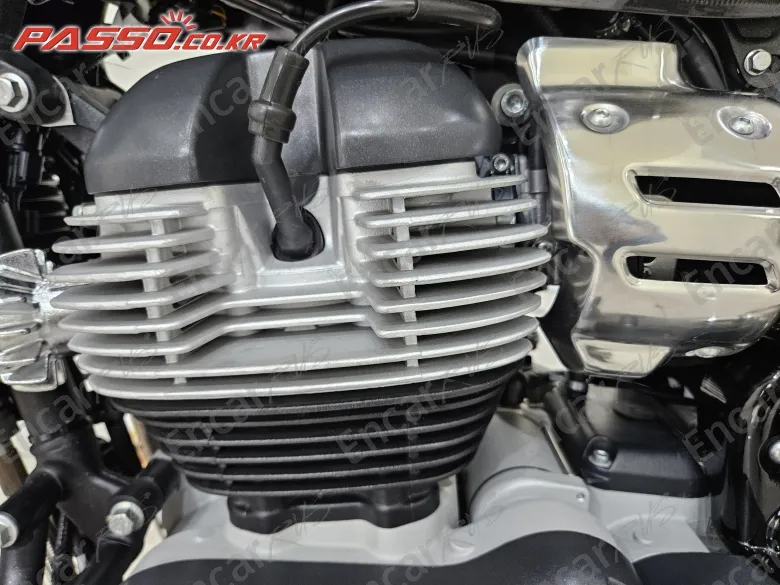 Royal Enfield Super Meteor 650 - фото 4