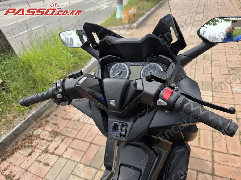Honda Forza 350 - фото 3