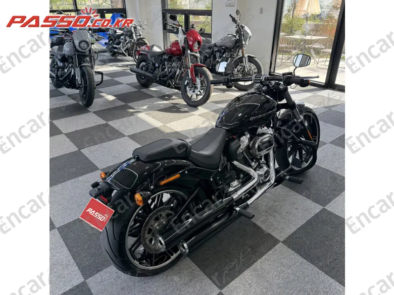Harley-Davidson Breakout 114 - фото 2