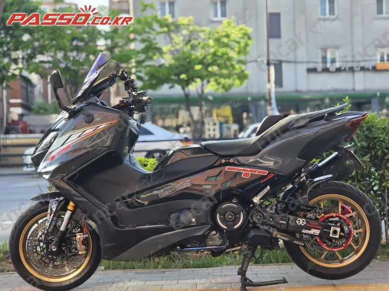 YAMAHA T MAX 560 - фото 0