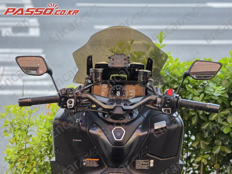 YAMAHA T MAX 560 - фото 4