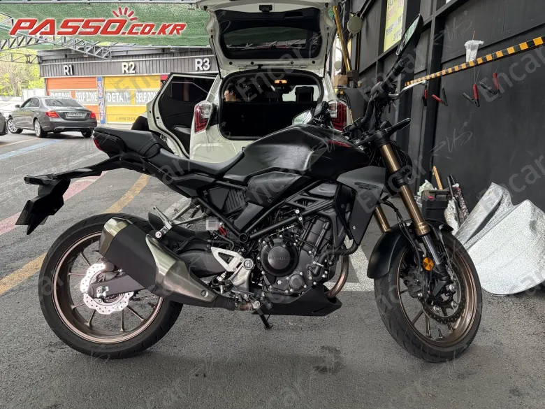 HONDA CB 300 R - фото 0