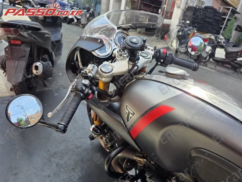 TRIUMPH THRUXTON RS - фото 3