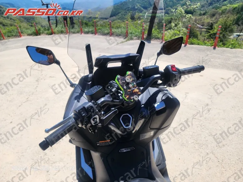 YAMAHA T MAX 560 - фото 3