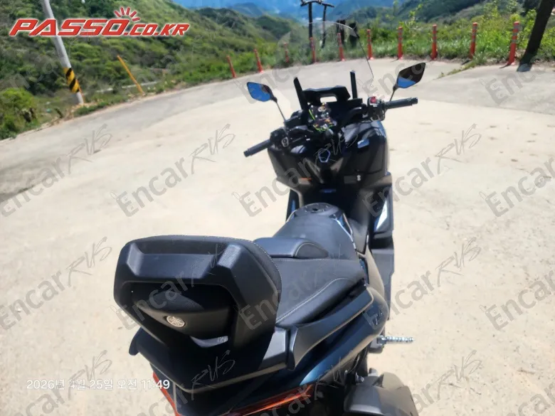 YAMAHA T MAX 560 - фото 6