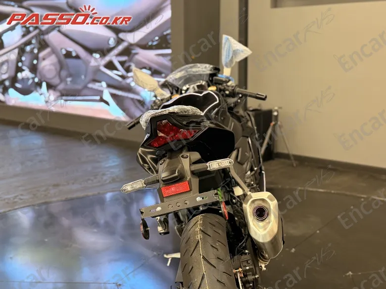 Kawasaki Ninja Zx 4 Rr - фото 2