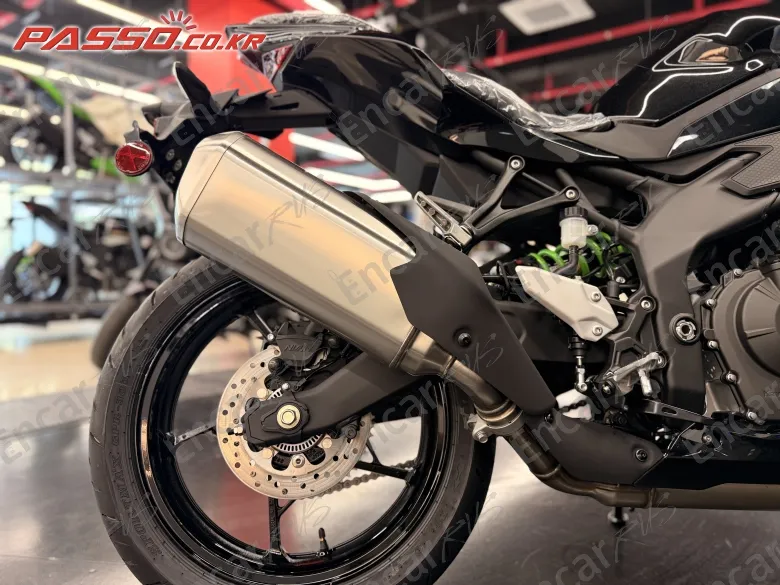 Kawasaki Ninja Zx 4 Rr - фото 6
