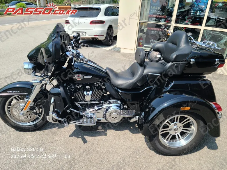 Harley-Davidson Flhtcutg Tri Glide Ultra Classic - фото 1