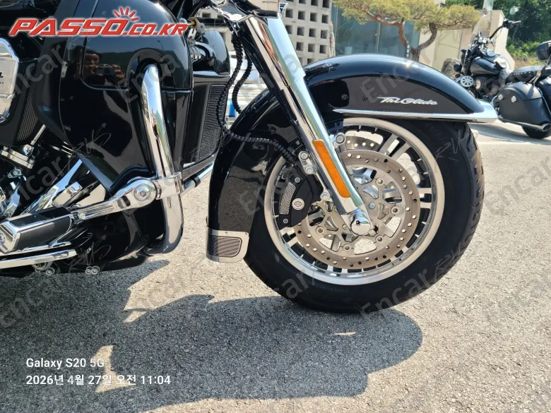Harley-Davidson Flhtcutg Tri Glide Ultra Classic - фото 5