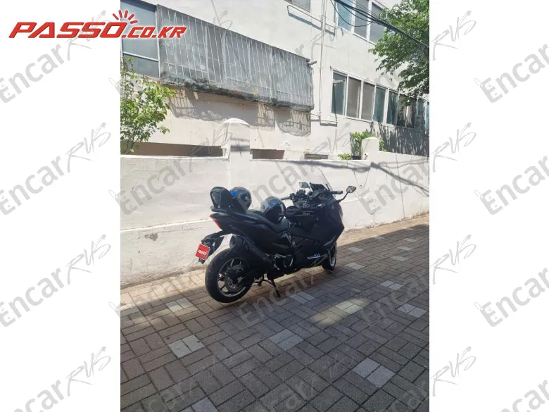 YAMAHA T MAX 560 - фото 5