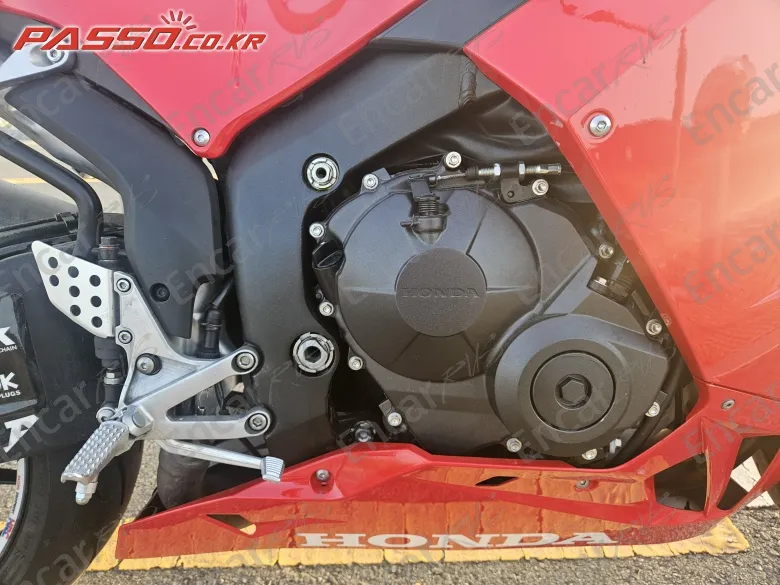 HONDA CBR 600 RR - фото 4