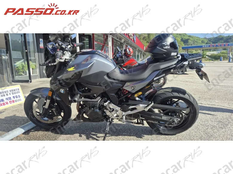 Bmw F 900 R - фото 1