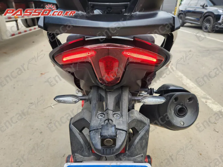 YAMAHA T MAX 560 - фото 2