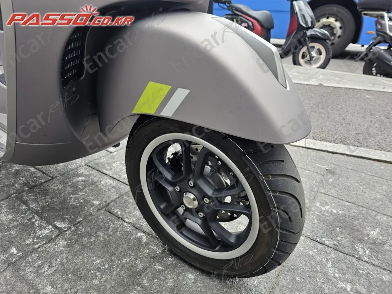 Vespa Gts 125 Super - фото 3
