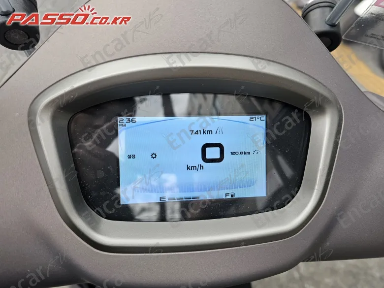Vespa Gts 125 Super - фото 6