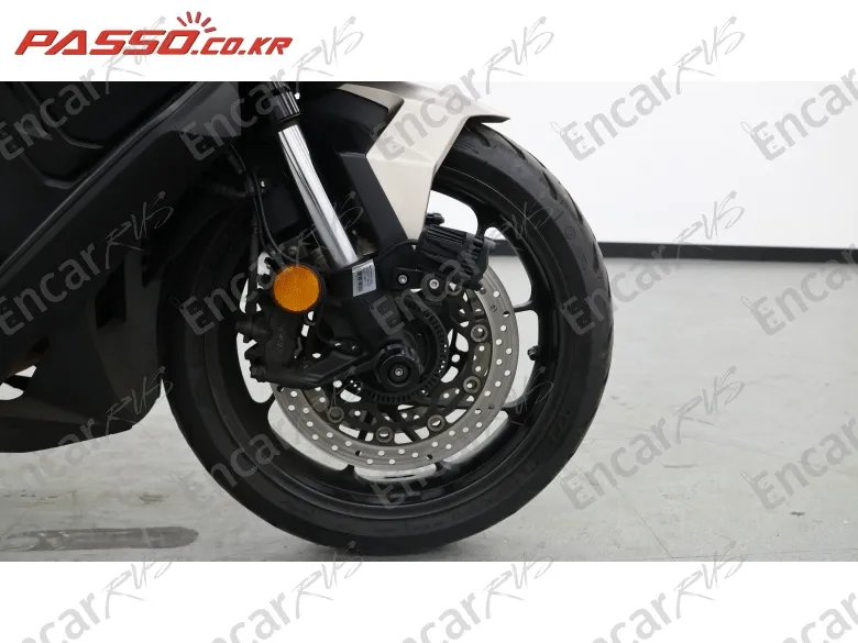 Honda Forza 750 - фото 5