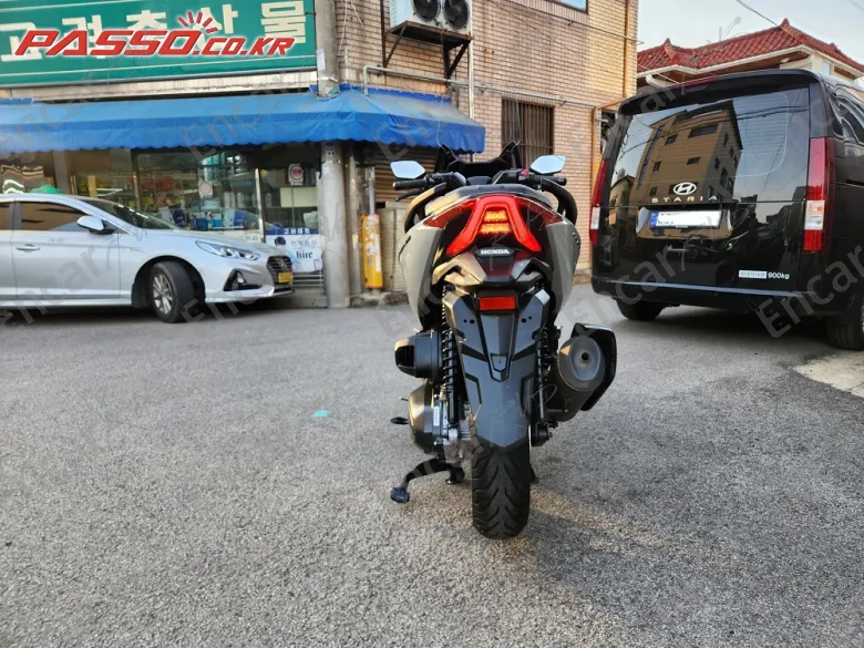 Honda Forza 350 - фото 2