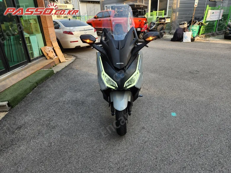 Honda Forza 350 - фото 3