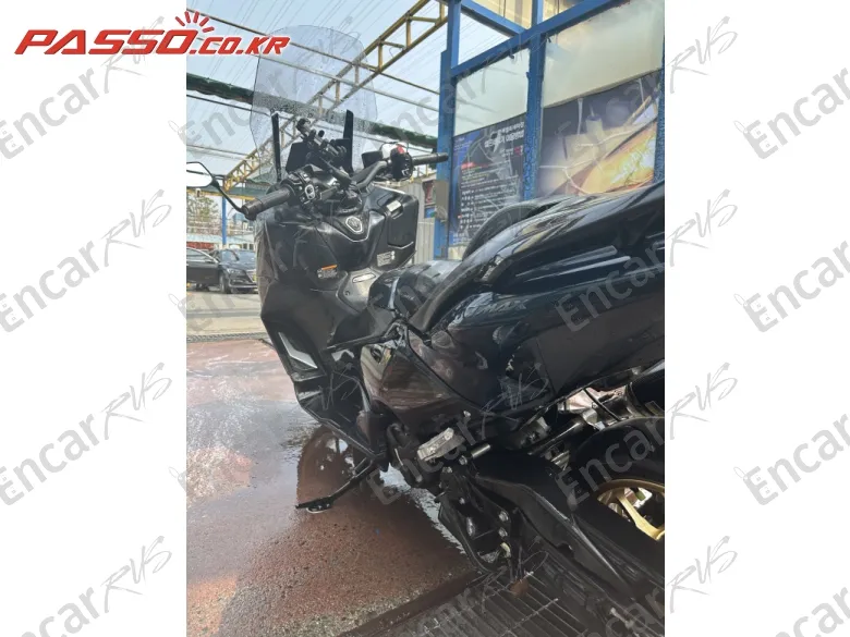 YAMAHA T MAX 560 - фото 1