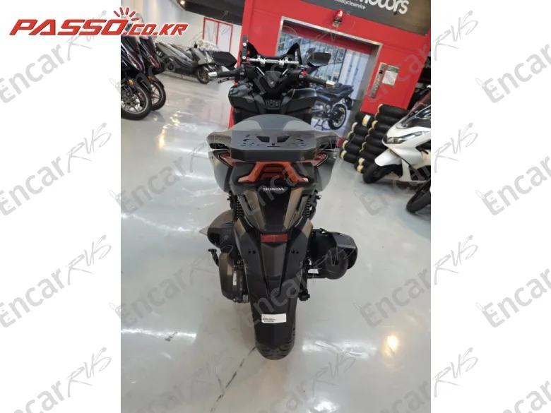 Honda Forza 350 - фото 2