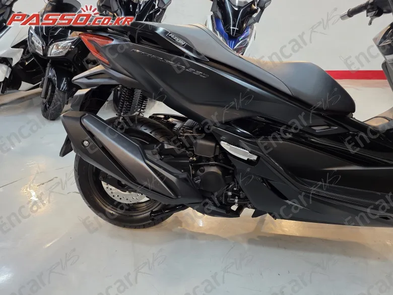 Honda Forza 350 - фото 6