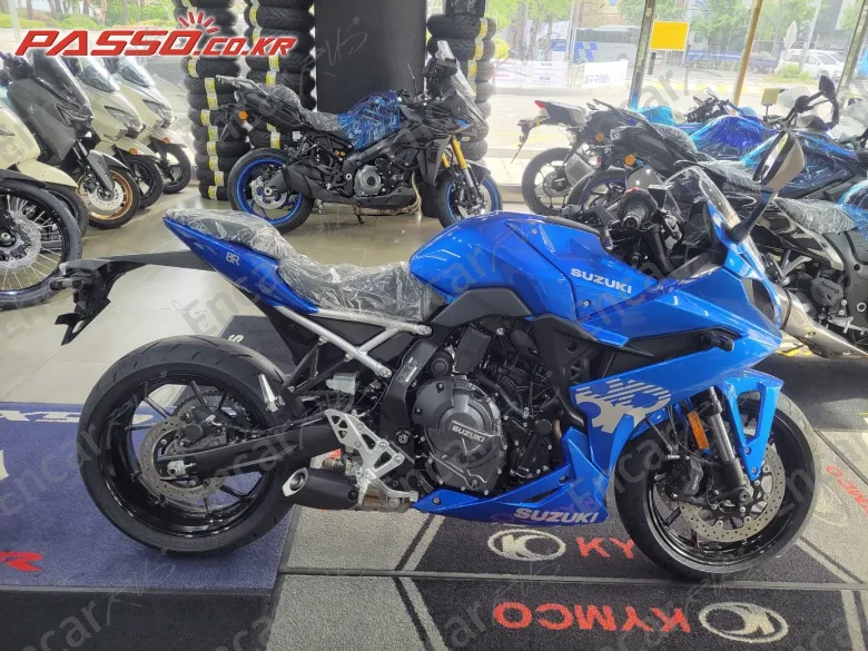 Suzuki Gsx 8 R - фото 0