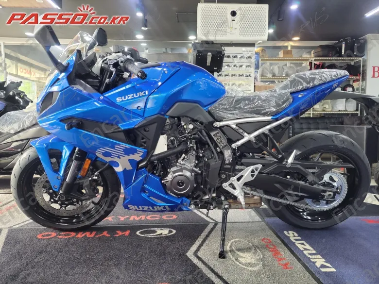 Suzuki Gsx 8 R - фото 1