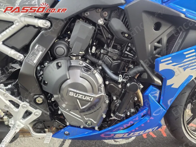Suzuki Gsx 8 R - фото 4