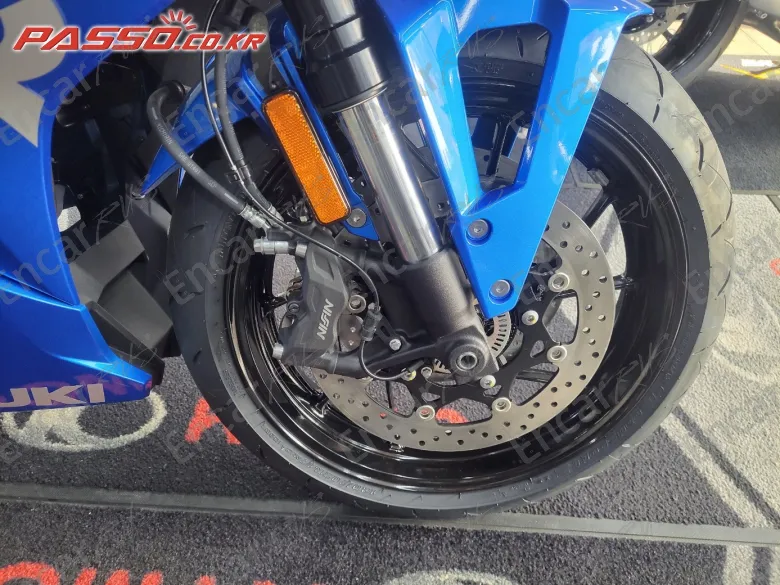 Suzuki Gsx 8 R - фото 5