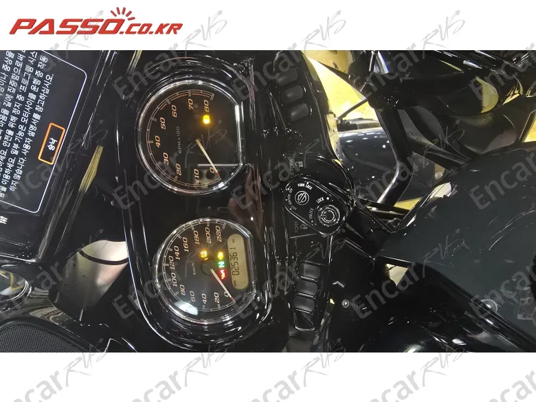 HARLEY-DAVIDSON ROAD GLIDE SPECIAL - фото 4