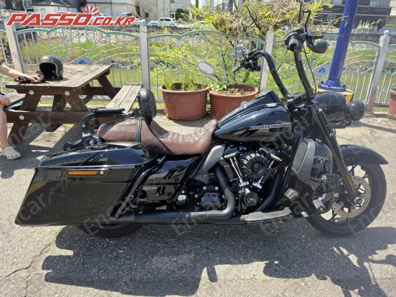 HARLEY-DAVIDSON ROAD KING SPECIAL - фото 0
