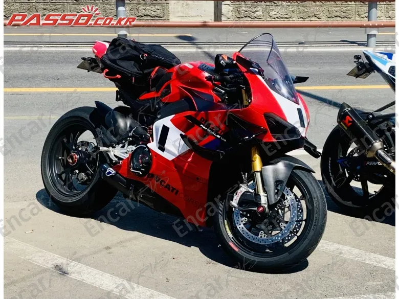 Ducati Panigale V4 S - фото 0