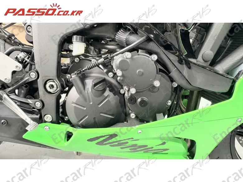 Kawasaki Zx 6 R - фото 4