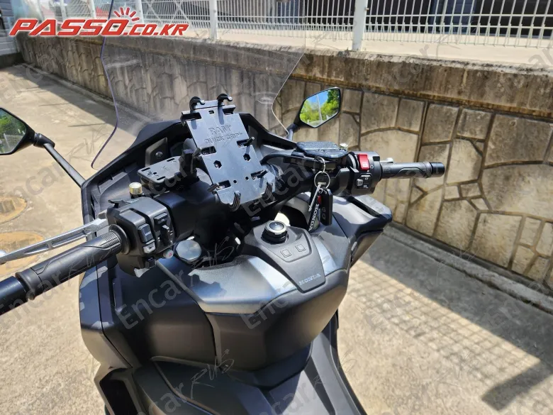 Honda Forza 750 - фото 3